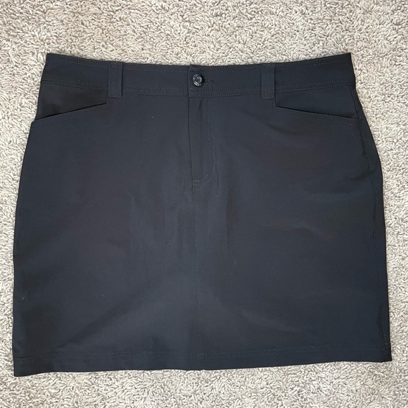 Eddie Bauer Black Golf Skort Adventurer Athletic Outdoor Size 10 - Picture 1 of 8